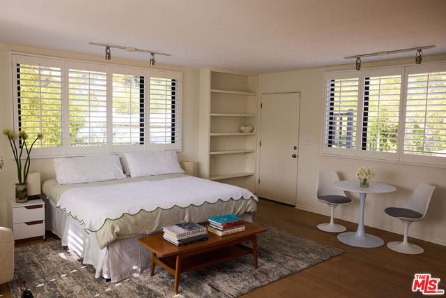 10225 Scenario Lane, Los Angeles, CA 90077