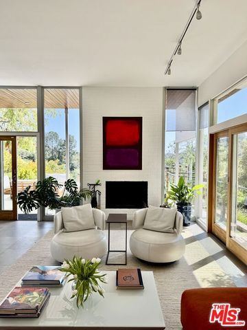 10225 Scenario Lane, Los Angeles, CA 90077