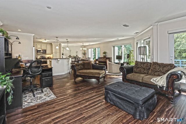 127 Harbour Close 127, New Haven, CT 06405