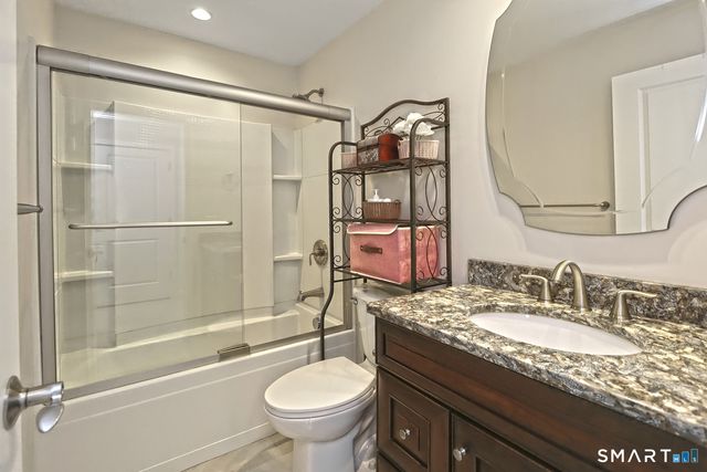 127 Harbour Close 127, New Haven, CT 06405