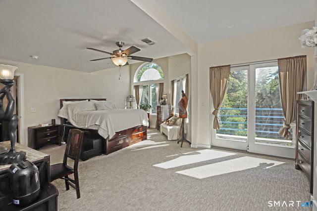 127 Harbour Close 127, New Haven, CT 06405