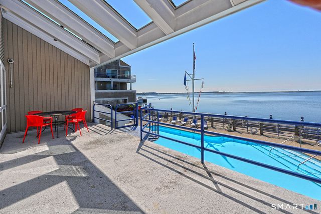 127 Harbour Close 127, New Haven, CT 06405