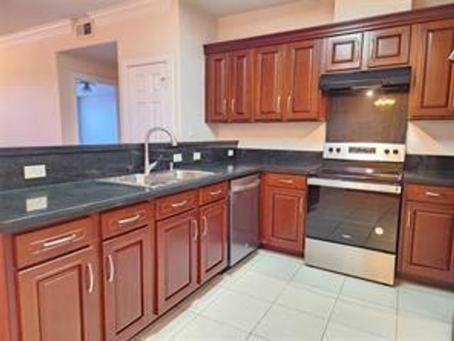 6611 W Sam Houston Parkway S 1A, Houston, TX 77072