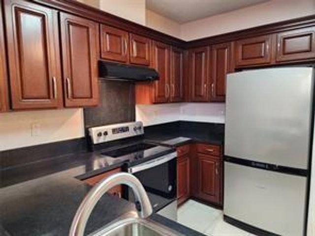 6611 W Sam Houston Parkway S 1A, Houston, TX 77072