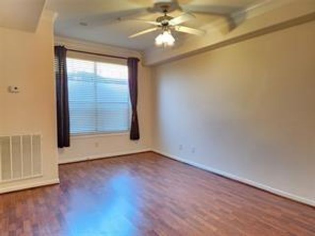 6611 W Sam Houston Parkway S 1A, Houston, TX 77072