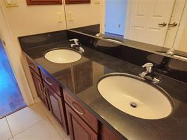 6611 W Sam Houston Parkway S 1A, Houston, TX 77072