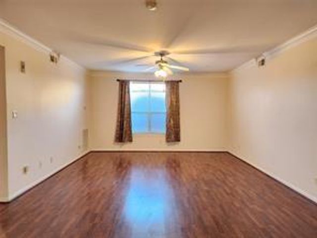 6611 W Sam Houston Parkway S 1A, Houston, TX 77072