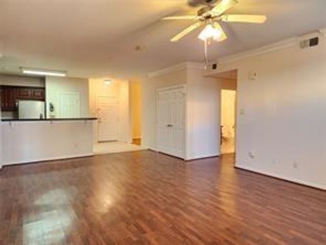 6611 W Sam Houston Parkway S 1A, Houston, TX 77072