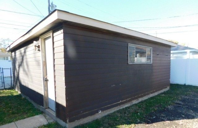 1022 Eastern Avenue, Bellwood, IL 60104