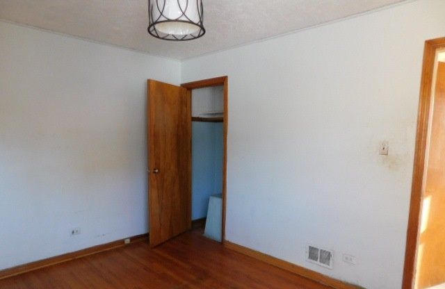 1022 Eastern Avenue, Bellwood, IL 60104