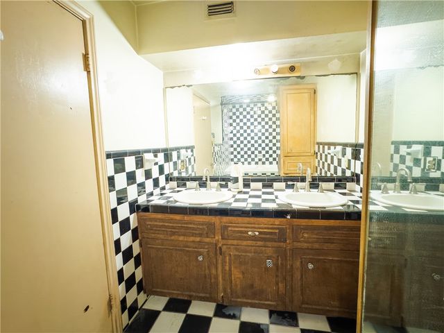 1730 Harvard St, Corpus Christi, TX 78416