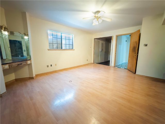 1730 Harvard St, Corpus Christi, TX 78416