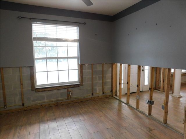 2525 N VALRICO ROAD, Seffner, FL 33584