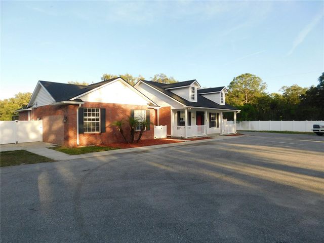 2525 N VALRICO ROAD, Seffner, FL 33584