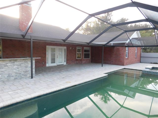 2525 N VALRICO ROAD, Seffner, FL 33584