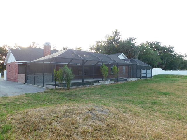 2525 N VALRICO ROAD, Seffner, FL 33584