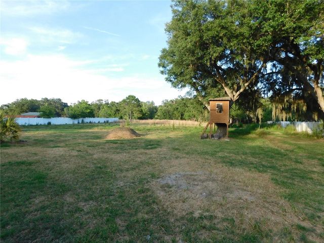 2525 N VALRICO ROAD, Seffner, FL 33584