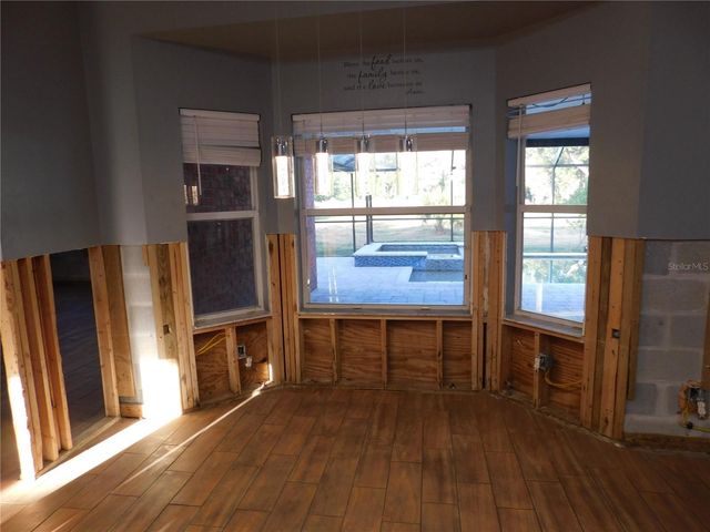 2525 N VALRICO ROAD, Seffner, FL 33584