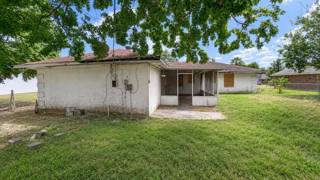 315 Deepgrove Drive, Houston, TX 77037