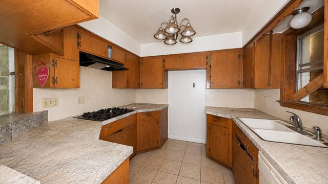 315 Deepgrove Drive, Houston, TX 77037