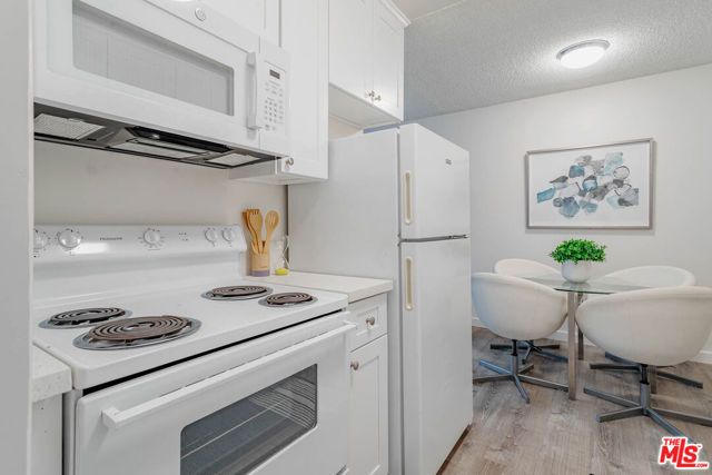 1833 N NORMANDIE Avenue 307, Los Angeles, CA 90027