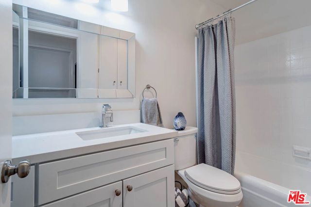 1833 N NORMANDIE Avenue 307, Los Angeles, CA 90027