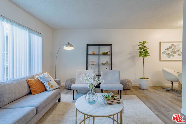 1833 N NORMANDIE Avenue 307, Los Angeles, CA 90027