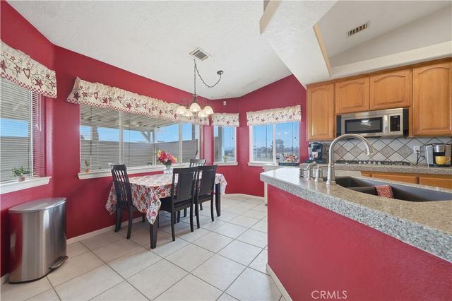 12035 Barbet, Phelan, CA 92371