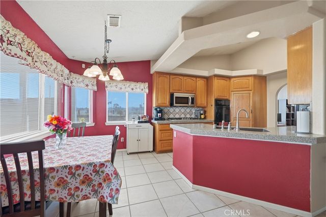 12035 Barbet, Phelan, CA 92371