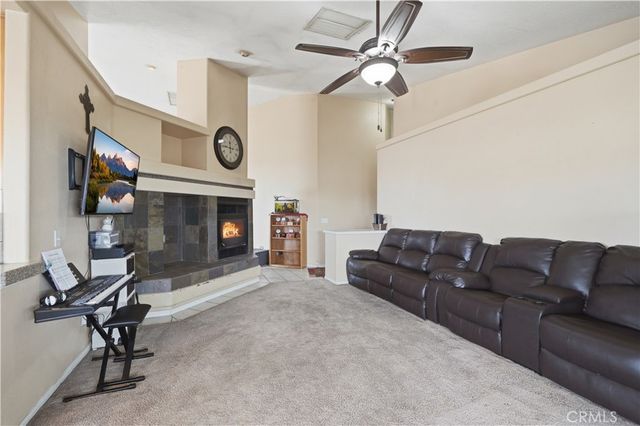 12035 Barbet, Phelan, CA 92371