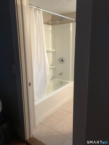 8 Alto Road Flr 2 A, Burlington, CT 06013