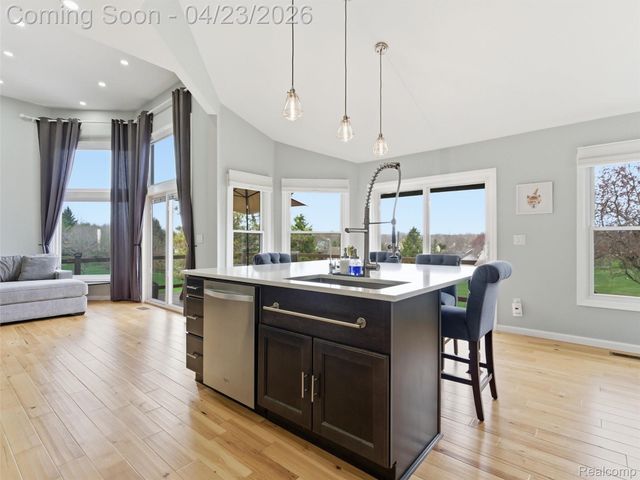 6163 Rosewood Parkway, White Lake Charter Township, MI 48383
