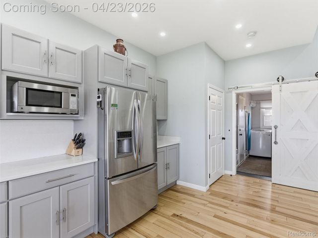 6163 Rosewood Parkway, White Lake Charter Township, MI 48383