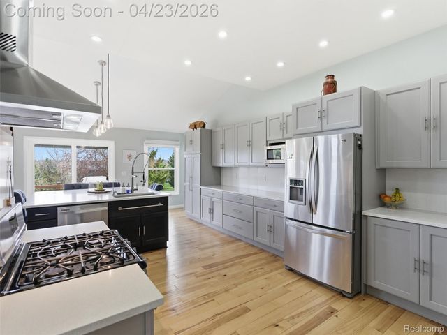 6163 Rosewood Parkway, White Lake Charter Township, MI 48383
