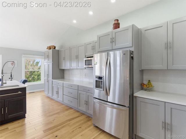 6163 Rosewood Parkway, White Lake Charter Township, MI 48383