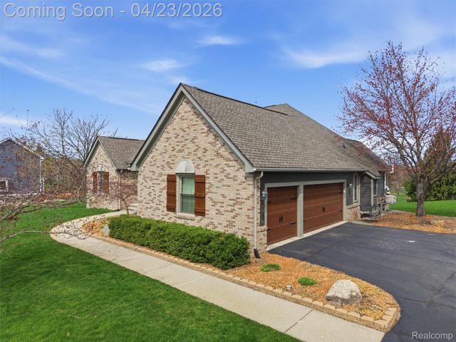 6163 Rosewood Parkway, White Lake Charter Township, MI 48383
