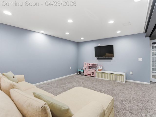6163 Rosewood Parkway, White Lake Charter Township, MI 48383