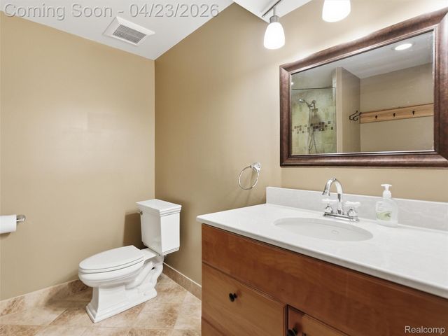 6163 Rosewood Parkway, White Lake Charter Township, MI 48383