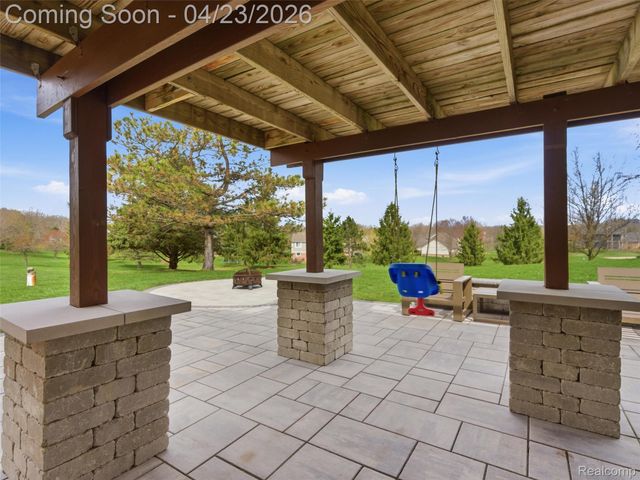 6163 Rosewood Parkway, White Lake Charter Township, MI 48383