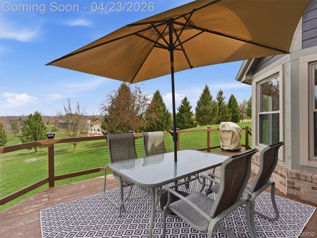 6163 Rosewood Parkway, White Lake Charter Township, MI 48383