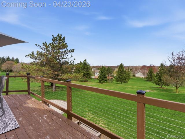 6163 Rosewood Parkway, White Lake Charter Township, MI 48383