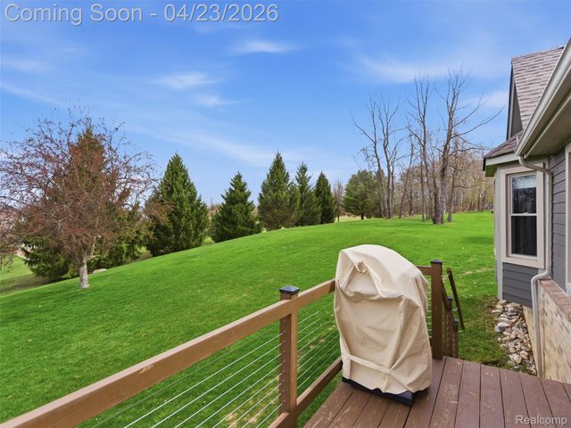 6163 Rosewood Parkway, White Lake Charter Township, MI 48383