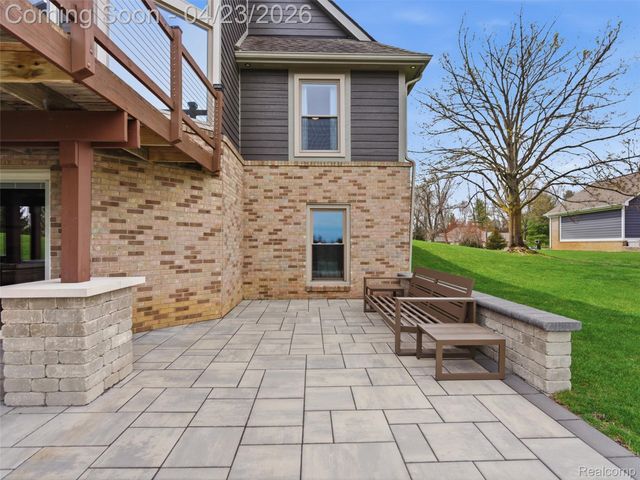 6163 Rosewood Parkway, White Lake Charter Township, MI 48383