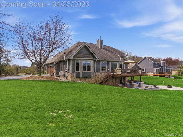 6163 Rosewood Parkway, White Lake Charter Township, MI 48383