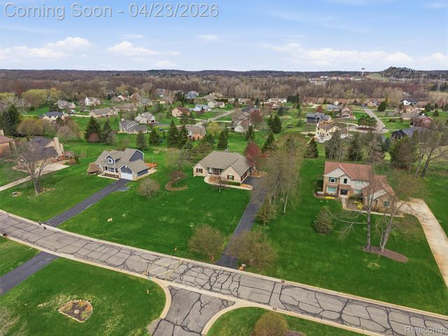 6163 Rosewood Parkway, White Lake Charter Township, MI 48383