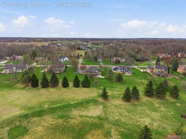 6163 Rosewood Parkway, White Lake Charter Township, MI 48383