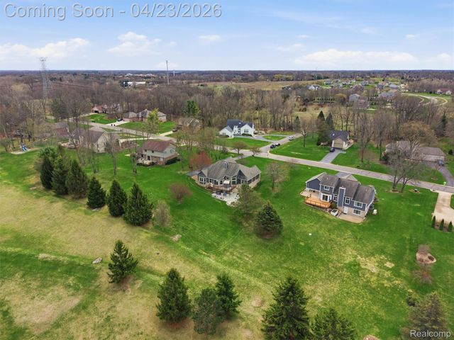 6163 Rosewood Parkway, White Lake Charter Township, MI 48383