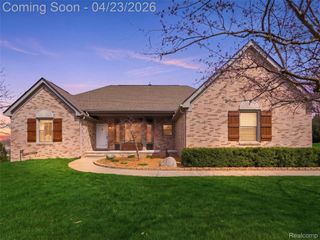6163 Rosewood Parkway, White Lake Charter Township, MI 48383