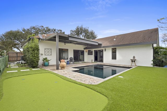 3653 Cypress Wood Court, Lake Worth, FL 33467