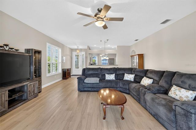 2359 WAKEFIELD WAY, Mount Dora, FL 32757